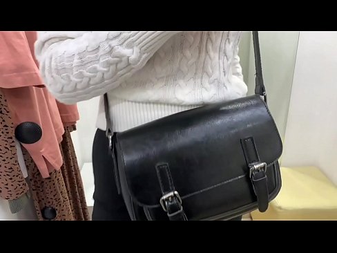 ❤️ Offentlig onani af ung kælling FeralBerry med en dildo i prøverummet ❌ Porn video at da.dickies-shop.ru
