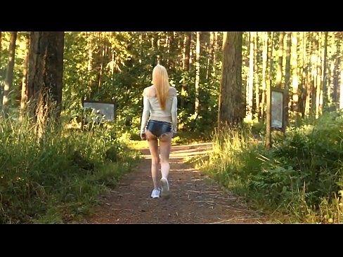 ❤️ Smuk kvinde bevæger sig langsomt, ikke nøgen video ❌ Porn video at da.dickies-shop.ru
