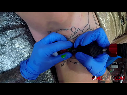❤️ Ekstremt tatoveret hottie Sully Savage fik en tatovering på sin klitoris ❌ Porn video at da.dickies-shop.ru